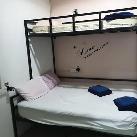 Spot On 89980 Homie Hostel